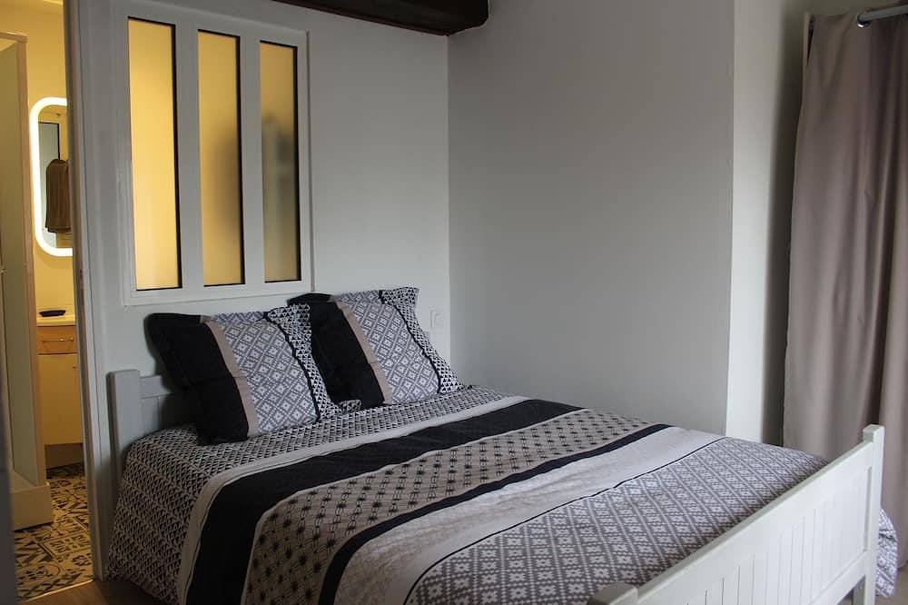 Maison de campagne rénovée de 140m², pouvant accueillir 6 personnes . in Montcaret, Périgord Pourpre