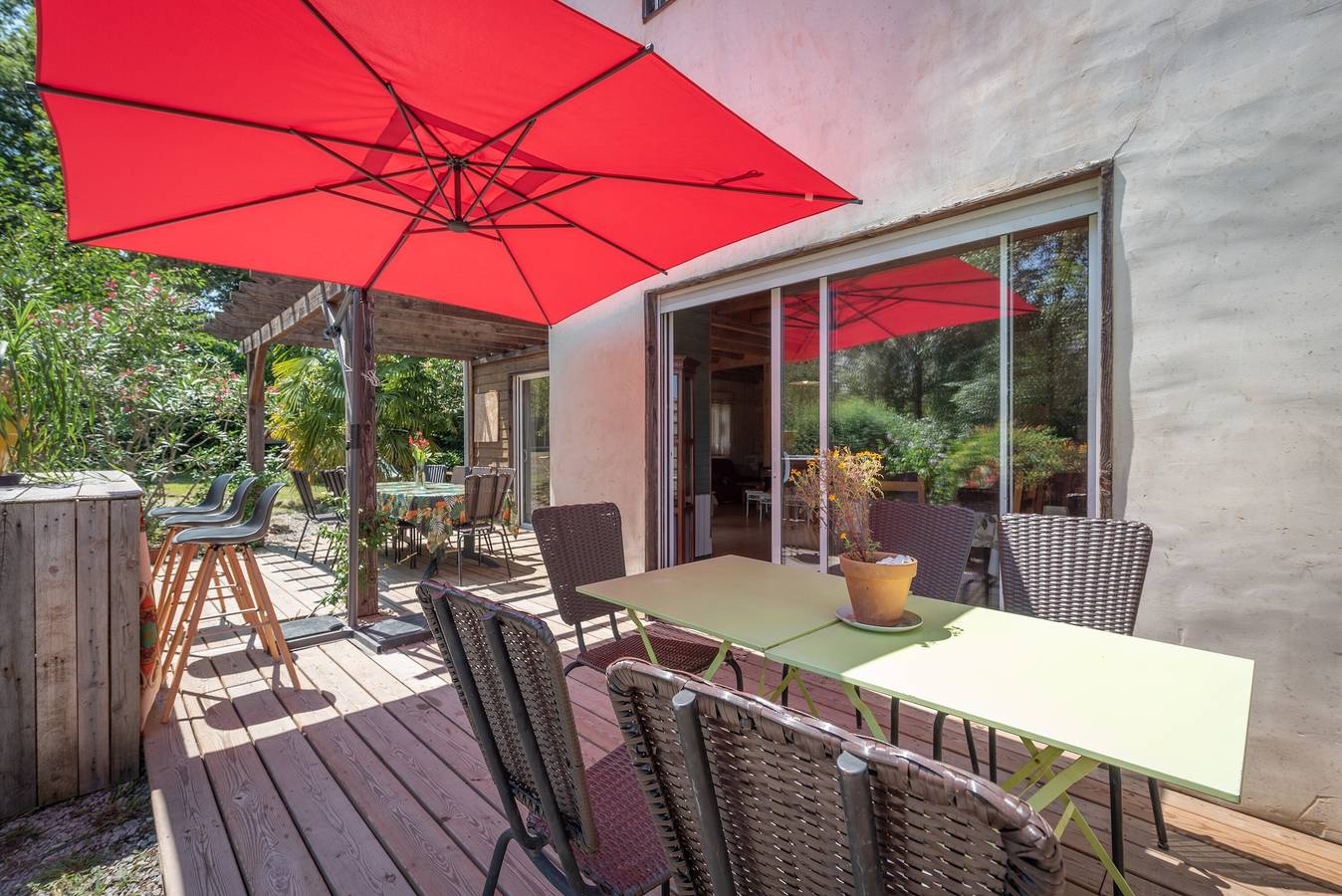 Ferienhaus 'La Buena Onda' mit Bergblick, privater Terrasse und eigenem Garten in Herrère, Béarn