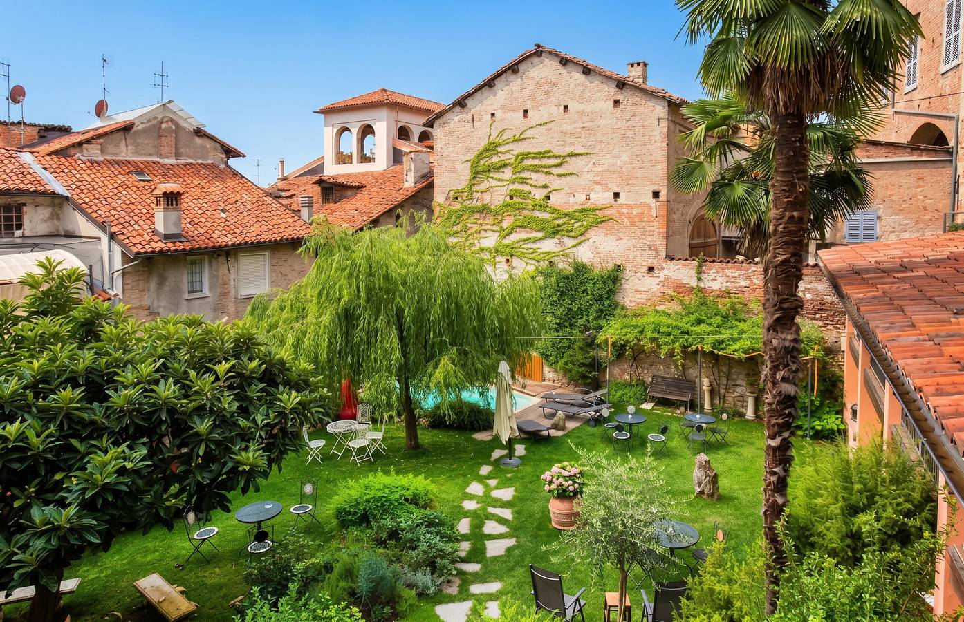 Studio entier, Studio confortable à Piazza, 30 m², cheminée & balcon in Mondovì, Province de Coni