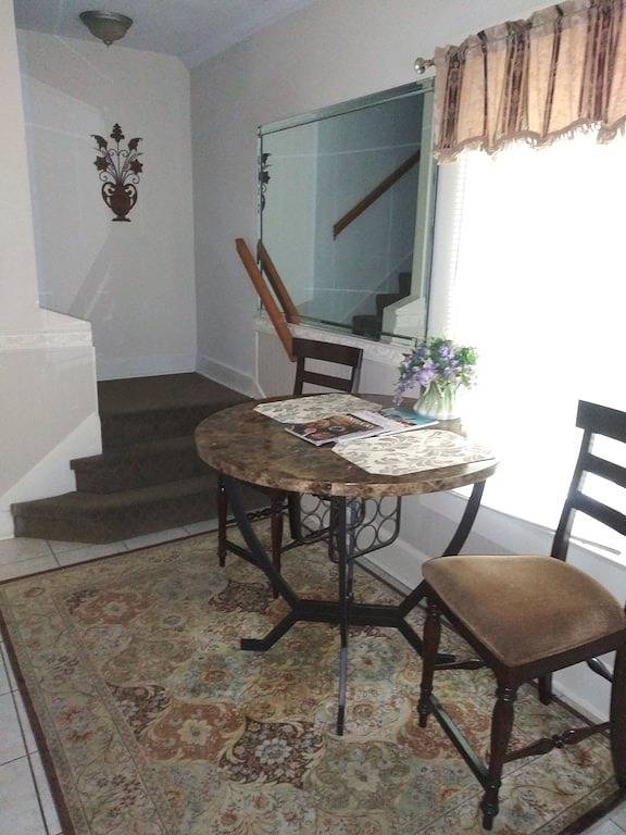 Ganze Wohnung, Cityplex # 2 2bed-2bath 2nd Floor Apt. in New Albany, Indiana