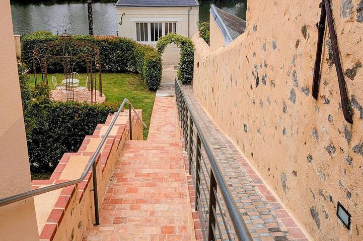 Gîte rénové au bord de la Sarthe, calme et parking privé in Sablé-sur-Sarthe, Sarthe