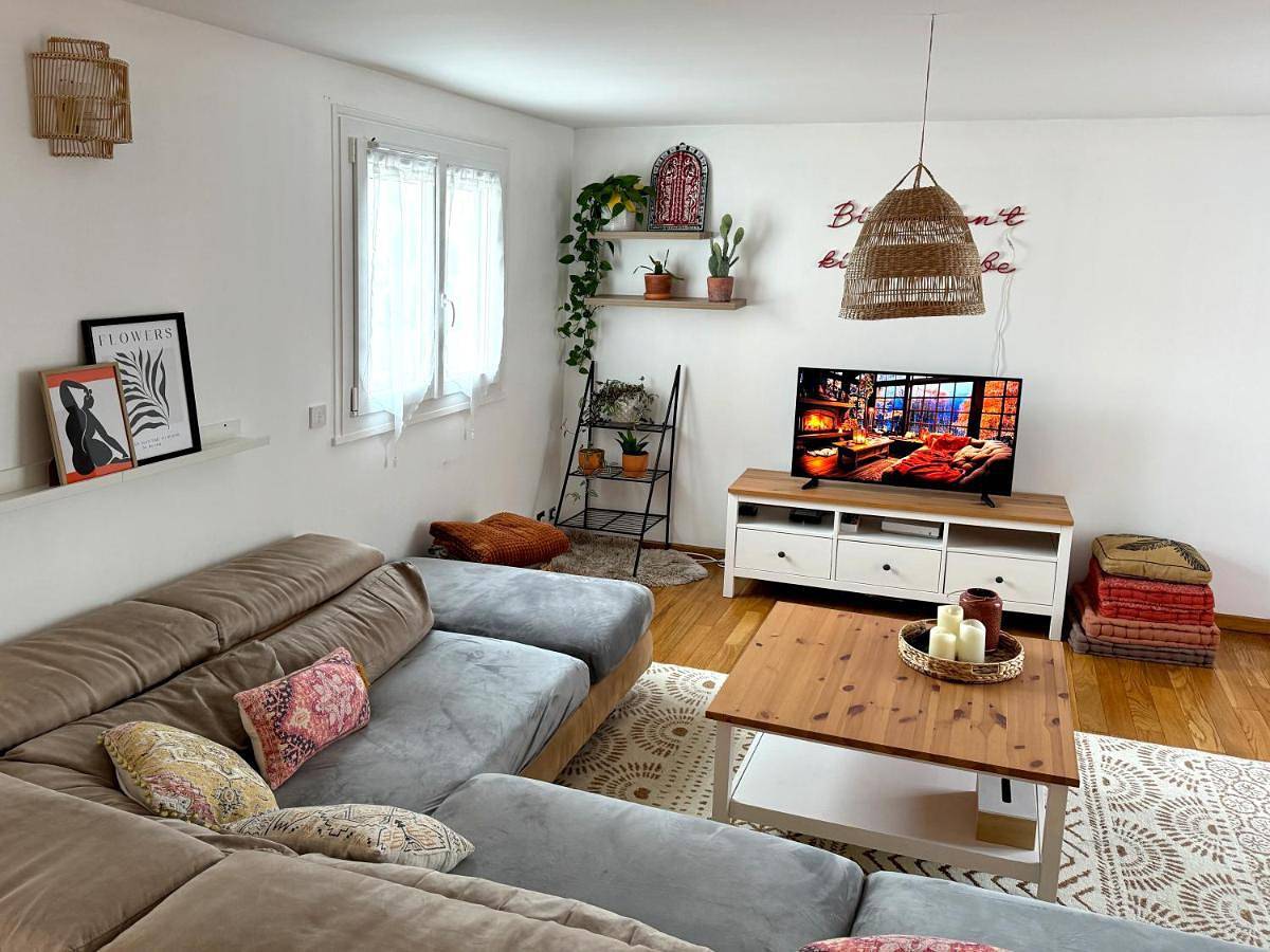 Appartement entier, One-Bedroom Apartment in Éragny, Val-d'Oise