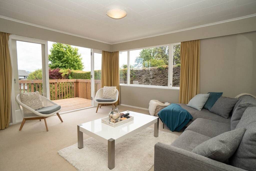 Two Mile Bay Getaway – Comfort & Convenience with Wi-Fi in Taupo, Taupo District