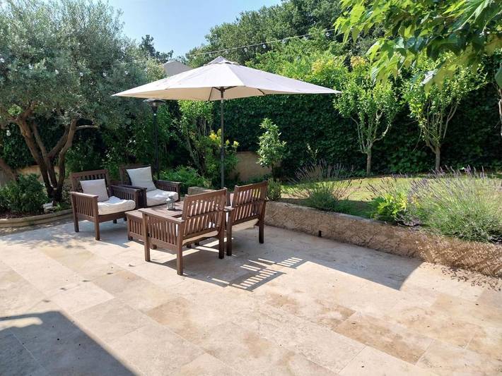 Location de vacances pour 8 personnes, avec terrasse et piscine, animaux acceptés à Saint-Estève-Janson - 2