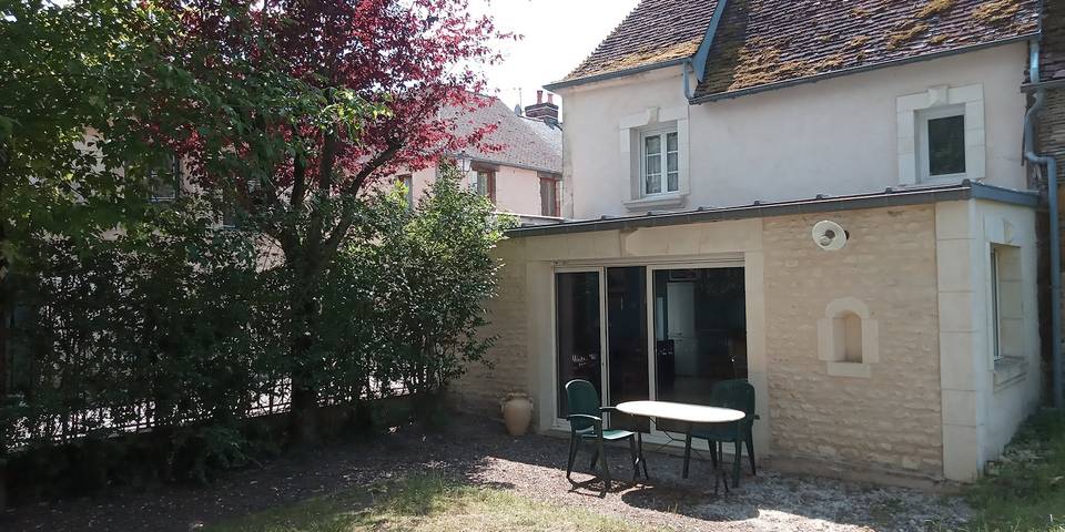 Gîte pour 6 personnes, avec terrasse, animaux acceptés dans Exmes