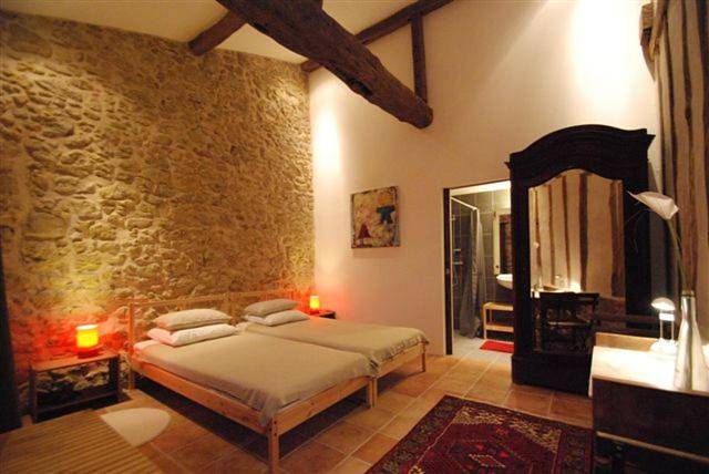 Chambre d’hôte pour 2 personnes, avec bassin pour enfant ainsi que piscine et jardin, animaux acceptés
