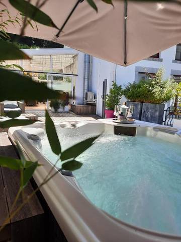 Chambre d’hôte pour 2 personnes, avec jacuzzi et sauna ainsi que terrasse et jardin à Chaudfontaine