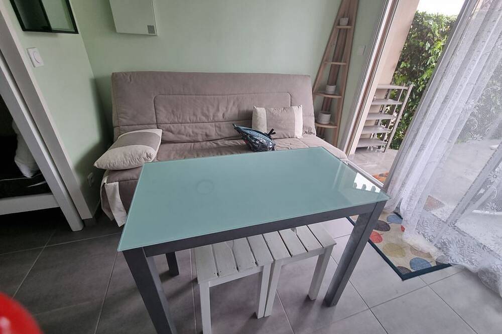 Entire apartment, Waterfront Studio in Elne, Côte d'Améthyste