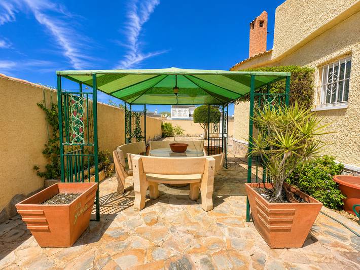 Villa avec piscine privée à El Chaparral in El Chaparral, Torrevieja
