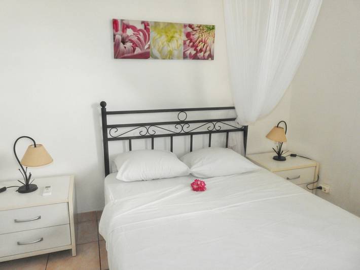 Bungalow pour 4 personnes, avec jardin et piscine en Martinique