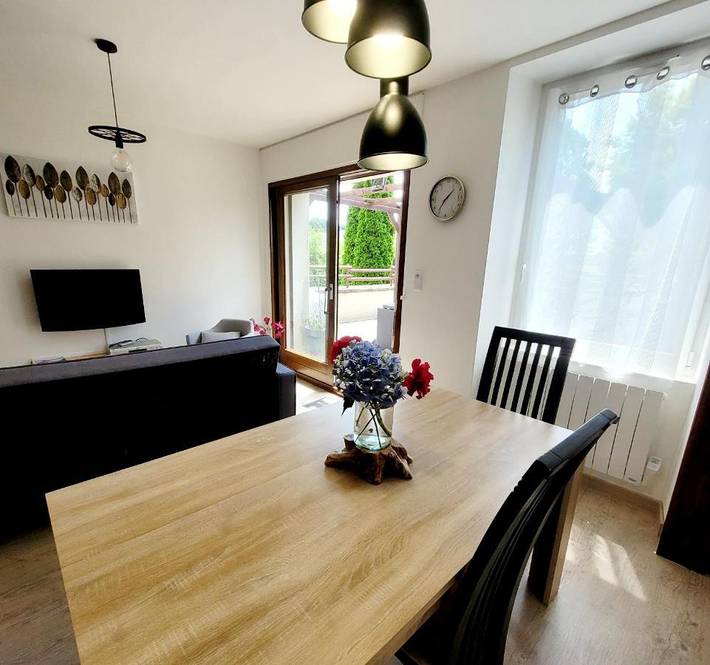 Gîte pour 6 personnes, avec Terrasse et Jardin à Messeix