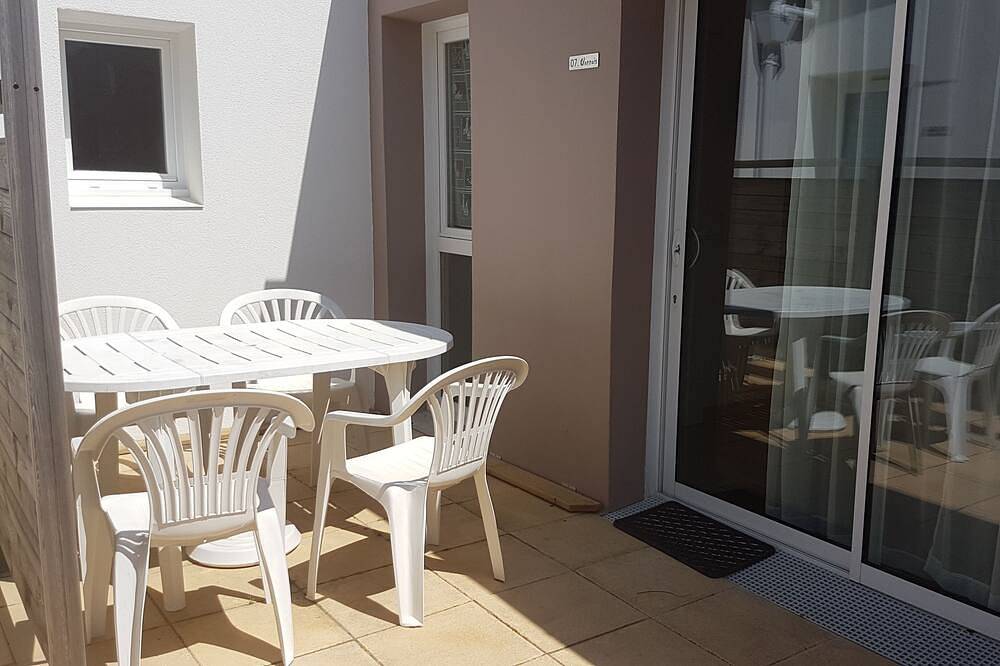 Gite 4 personnes vue patio in Les Sables-d'Olonne, Vendée