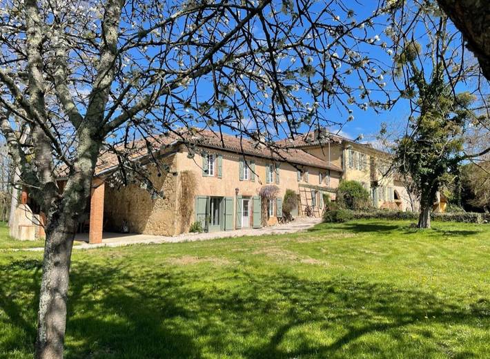 Gîte pour 8 personnes, avec piscine ainsi que terrasse et jardin à Saint-Laurent (Midi-Pyrénées)