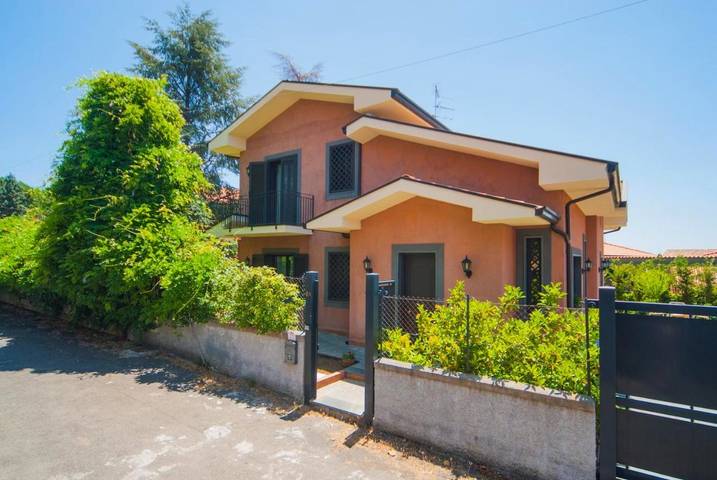 B&b per 3 persone, con Terrazza e Giardino a Nicolosi