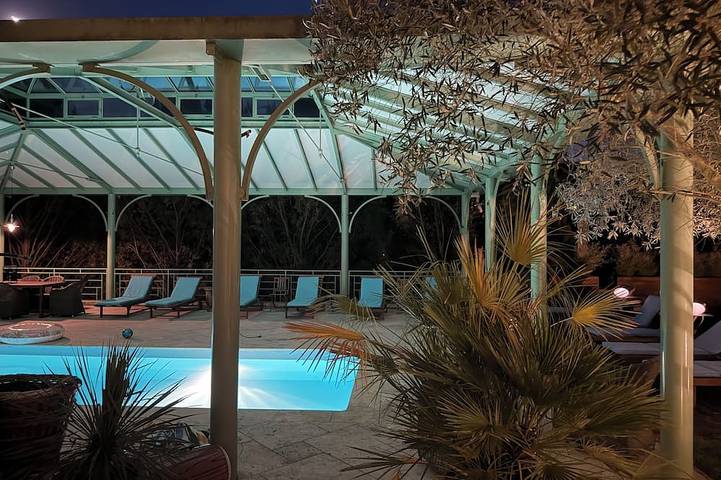 Location de vacances pour 14 personnes, avec jacuzzi ainsi que sauna et jardin, animaux acceptés à Sainte-Geneviève-lès-Gasny