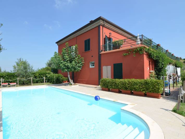 Ferienwohnung für 4 Personen, mit Terrasse und Garten sowie Pool in San Marino