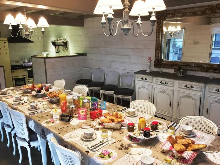 Location de vacances pour 2 personnes, avec Jacuzzi et Terrasse ainsi que Piscine et Vue à Saint-Germain-sur-Moine - 3
