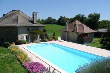 Gîte pour 7 personnes, avec balcon et jardin dans Sousceyrac-en-Quercy