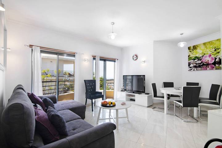 Apartamento entero, Apartamento con vistas al puerto deportivo y al mar – Piscina comunitaria y Wi-Fi in Albufeira e Olhos de Água, Distrito de Faro