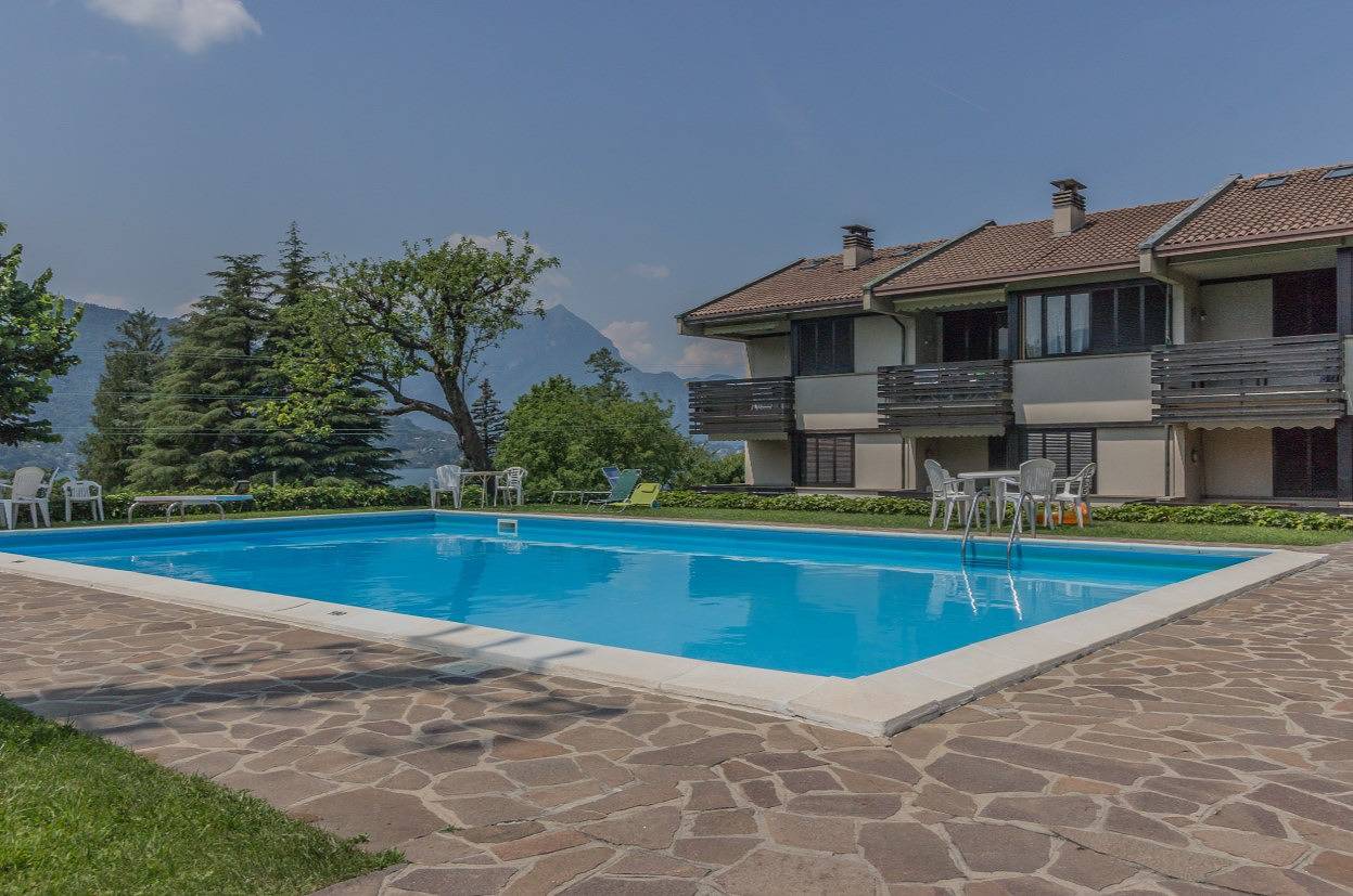 Ganze Wohnung, Sunsetview - Lake Como swimming pool and garden in Lierna, Westliche Bergamo-Alpen