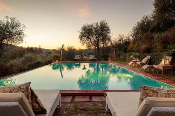 Villa With Pool for 10 People in Lucca, Lucca Province, Photo 1