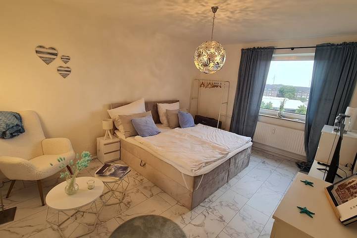 Apartamento entero, Deichliebe 1 - fantastic view, own garage & contactless check-in in Bremerhaven-Mitte, Bremerhaven