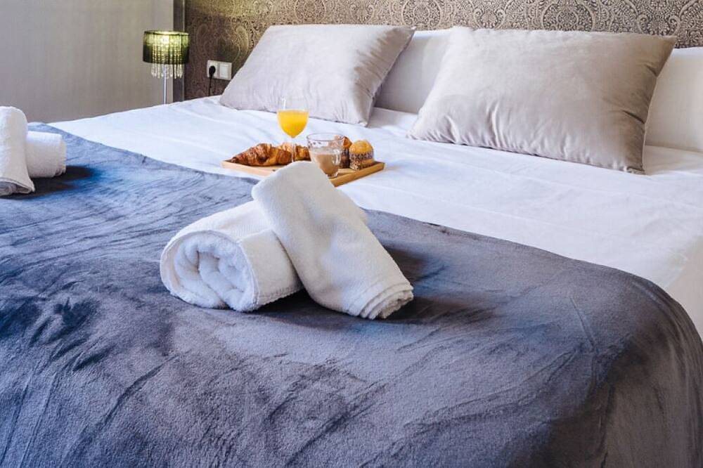 The Secret To A Great Stay in Seville | 1' Giralda in Casco Antiguo, Sevilla
