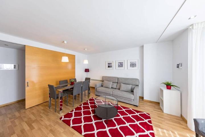 Appartement de vacances pour 7 personnes, avec vue ainsi que jardin et piscine - 1