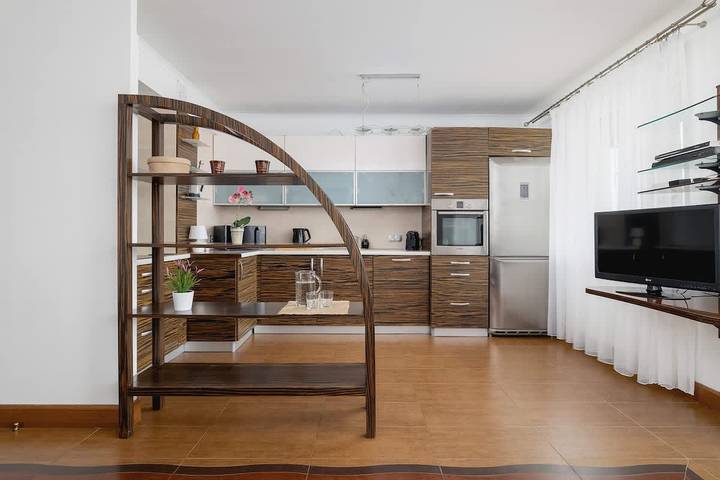 Appartement entier, Spacious Apartment | Parking, Balcony, Workspace in Swoszowice, Cracovie