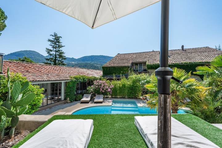 Location de vacances pour 2 personnes, avec sauna ainsi que jardin et jacuzzi dans Drôme provençale - 2