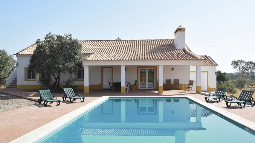 Casa de férias para 6 pessoas, com terraço e jardim e ainda piscina em Arraiolos