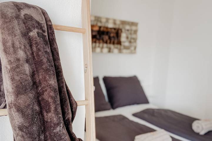Ganze Wohnung, Penthouse-Apartment mit Seeblick und Seezugang in Ruhelage Veldens in Velden am Wörther See, Villach-Land