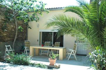 Gîte pour 6 personnes, avec jardin, animaux acceptés à Pouzols-Minervois