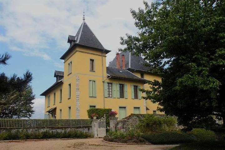 Gîte pour 3 personnes, avec jacuzzi et jardin à Drumettaz-Clarafond