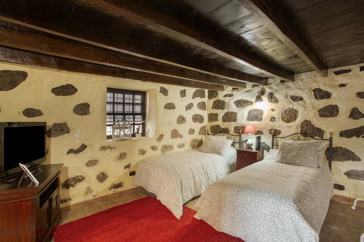 Casa Vacacional 'Ancana' con Vista a la Montaña, Terraza Privada y Wi-Fi in Vega de San Mateo, Gran Canaria Norte