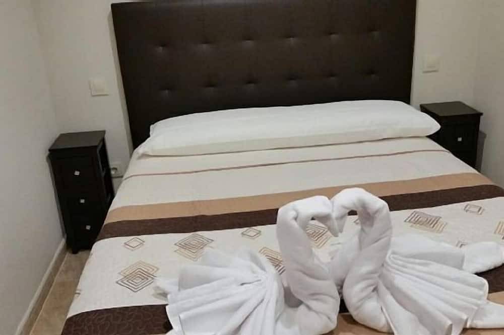 Casa El Cauce de 16 personas hasta 20 in Navaluenga, Valle del Alberche