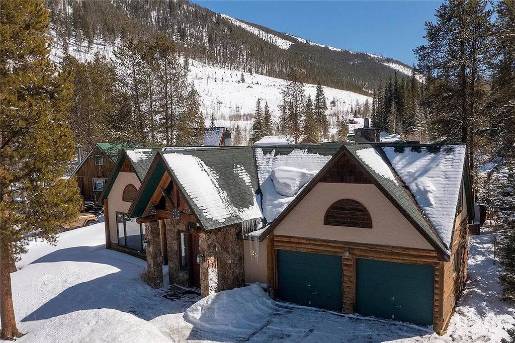Luxury Keystone Cabin w/ Hot Tub, 1 Mi to Lifts! in Arapahoe Basin