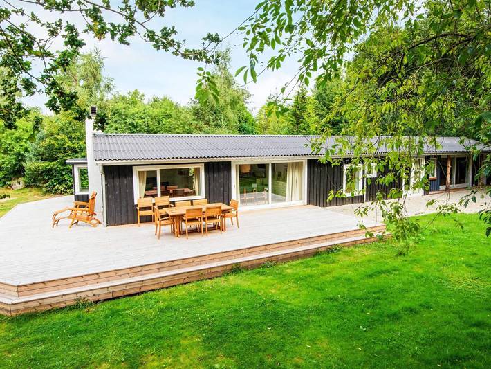 Ferienhaus für 10 Personen, mit Terrasse und Garten in Ry