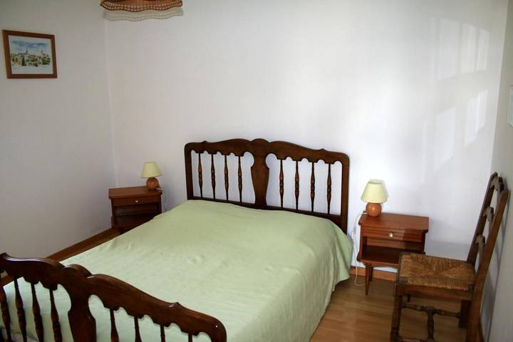 Location de vacances pour 6 personnes, avec jardin et vue, adapté aux familles à Vézelay - 4