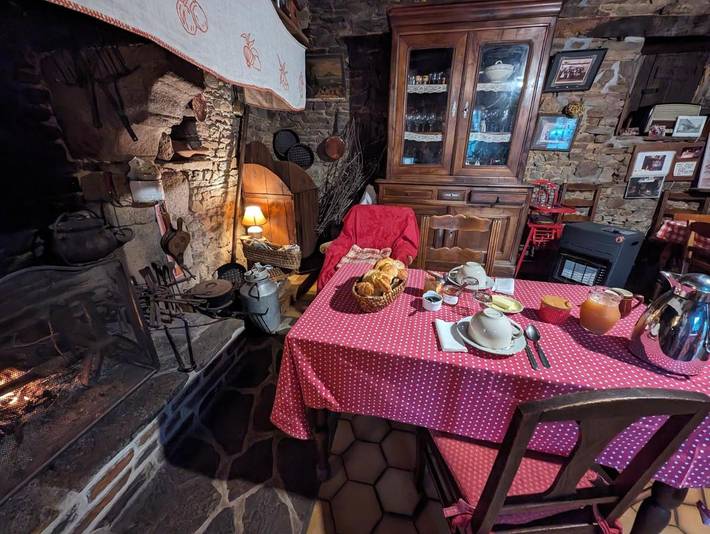 Location de vacances pour 5 personnes, avec terrasse ainsi que vue et jardin, animaux acceptés à Le Teilleul - 3