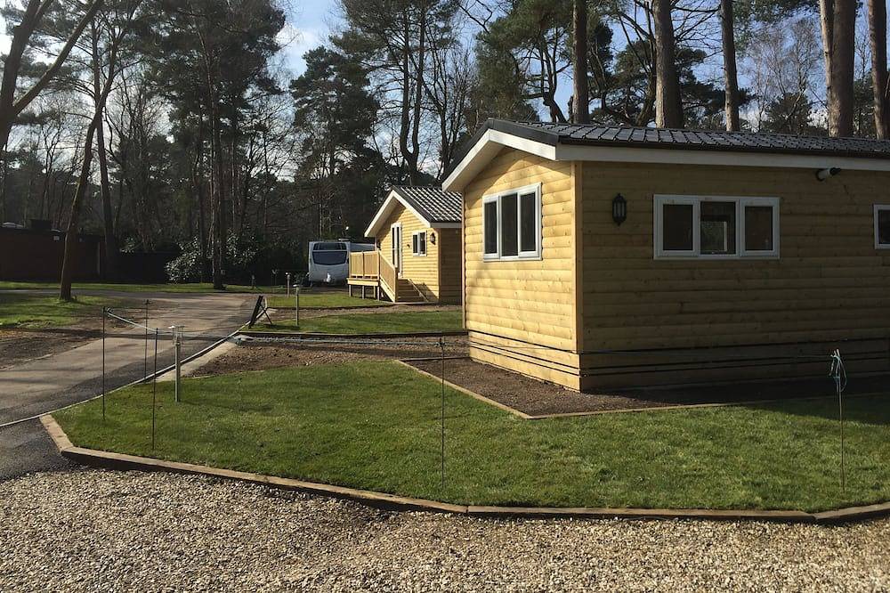 Cottage for 8 People in Finchampstead, Berkshire