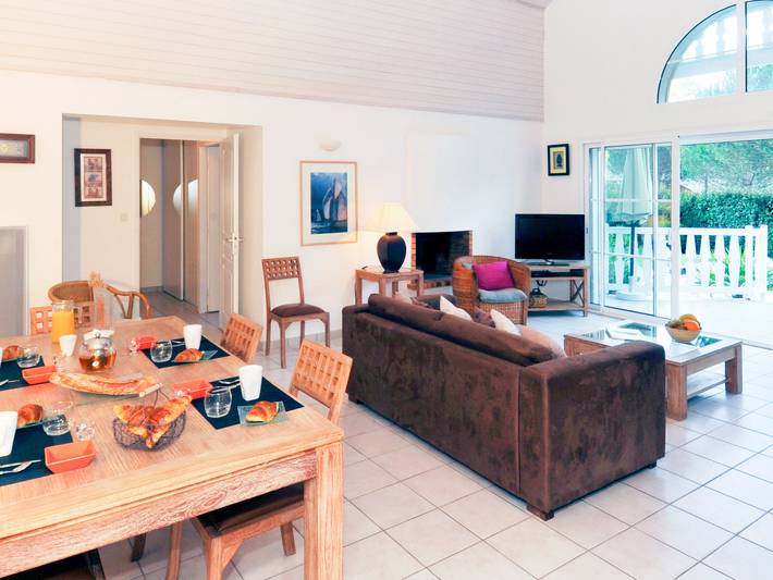 Location de vacances pour 6 personnes, avec terrasse, animaux acceptés dans Golf de la Méjanne - 4