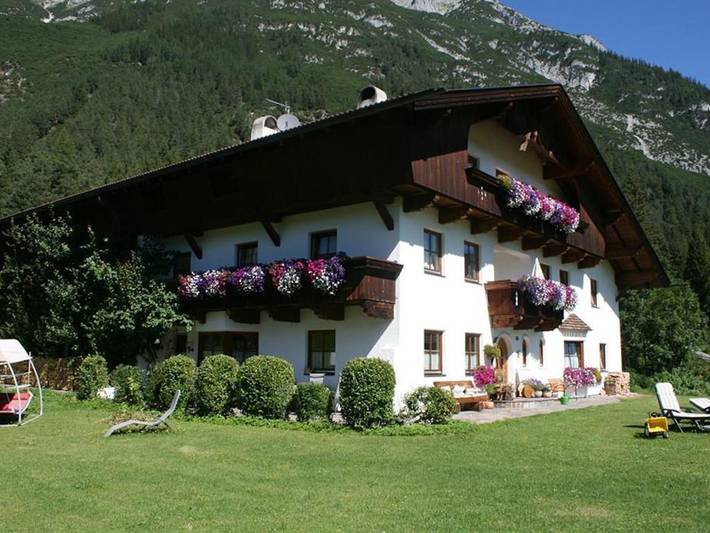 Ferienwohnung für 4 Personen, mit Garten und Balkon, kinderfreundlich in Leutasch - 2