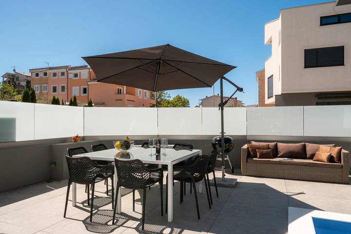 Villa pour 8 personnes, avec terrasse et piscine à Funtana - 4