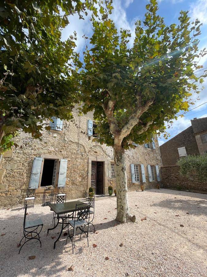 Maison d’hôte pour 5 personnes, avec terrasse et piscine ainsi que jardin et vue, animaux acceptés