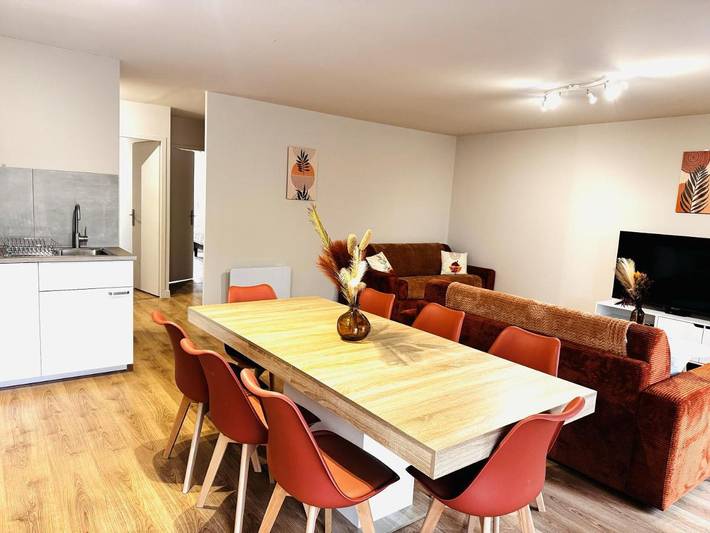 Gîte pour 8 personnes, avec terrasse et vue à Bellegarde-sur-Valserine - 4