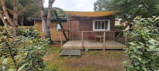 Gîte pour 3 personnes, avec vue ainsi que jardin et terrasse à Saint-Romain-de-Benet