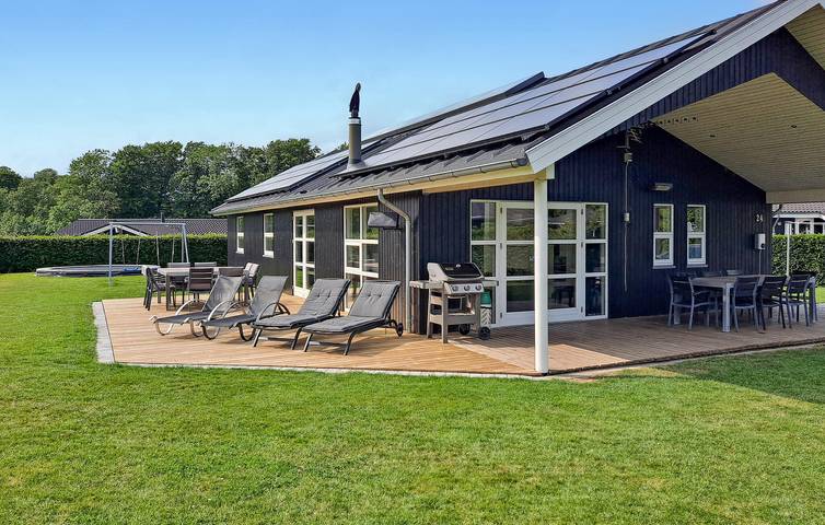 Ferienhaus für 10 Personen, mit Whirlpool und Terrasse sowie Garten und Sauna in Loddenhøj