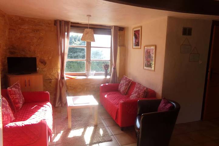 Location de vacances pour 6 personnes, avec jardin et piscine à Nadaillac-de-Rouge