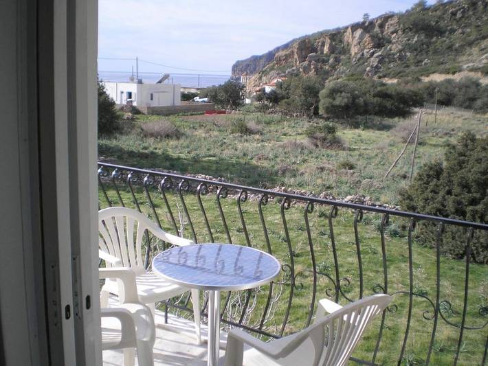 Gîte pour 2 personnes, avec vue ainsi que jardin et terrasse dans Soúgia - 2